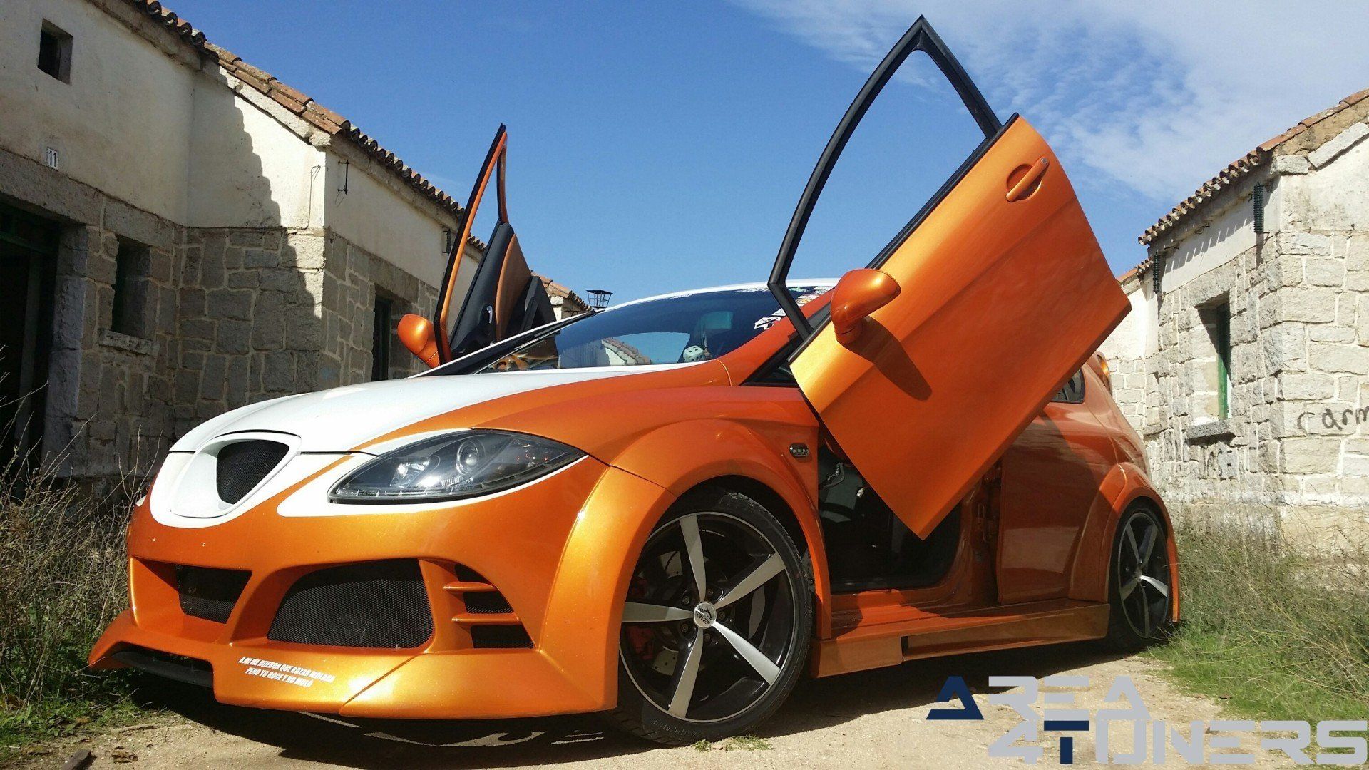 Imagen reportaje coche Tuning Seat León Ganador Tapado Imagen perteneciente al reportaje de coche Tuning, de la revista Area4tuners.es sobre un Seat León