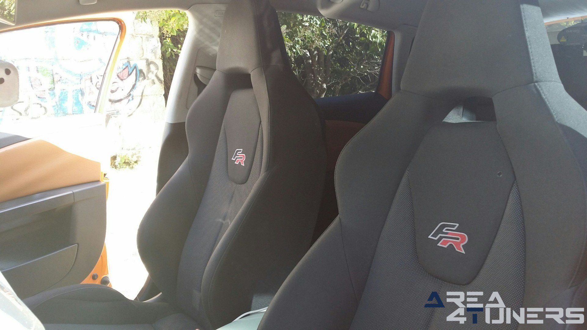 Imagen reportaje coche Tuning Seat León Ganador Tapado Imagen perteneciente al reportaje de coche Tuning, de la revista Area4tuners.es sobre un Seat León