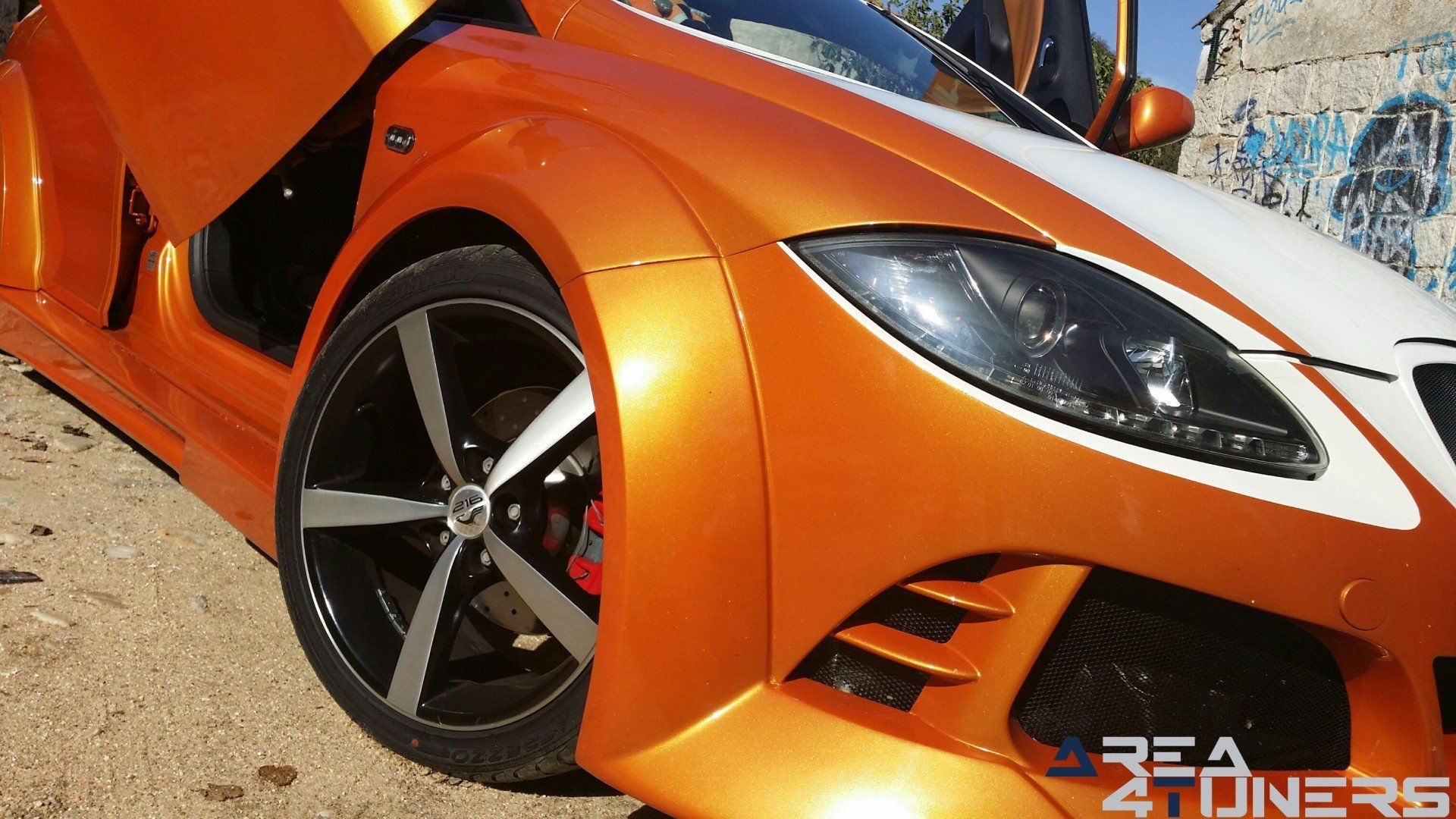 Imagen reportaje coche Tuning Seat León Ganador Tapado Imagen perteneciente al reportaje de coche Tuning, de la revista Area4tuners.es sobre un Seat León