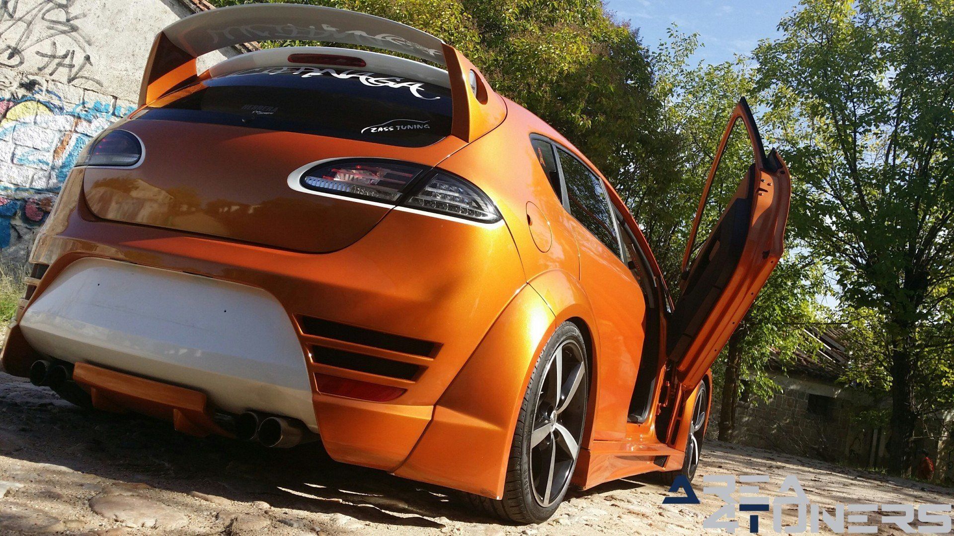 Imagen reportaje coche Tuning Seat León Ganador Tapado Imagen perteneciente al reportaje de coche Tuning, de la revista Area4tuners.es sobre un Seat León