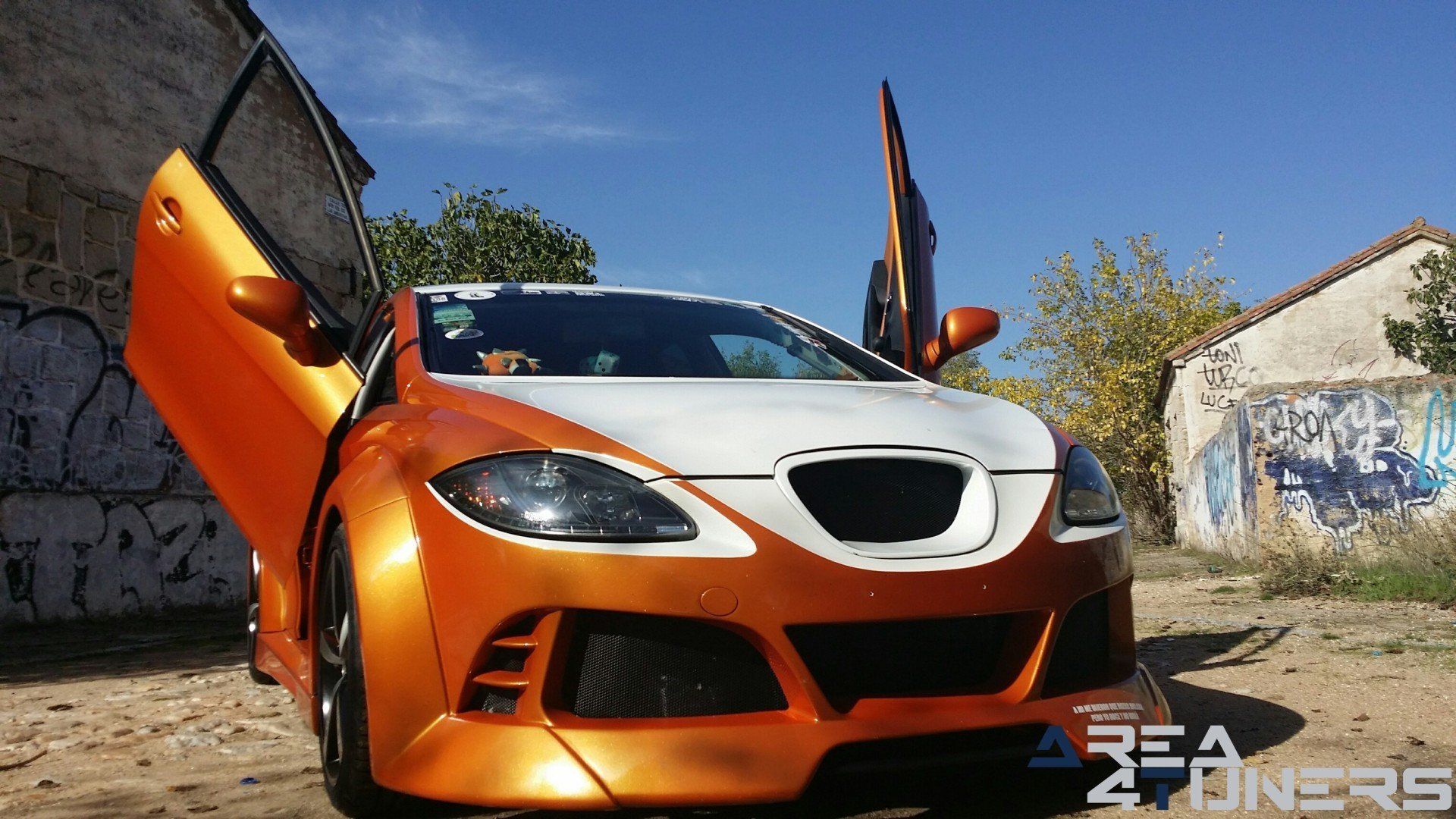 Imagen reportaje coche Tuning Seat León Ganador Tapado Imagen perteneciente al reportaje de coche Tuning, de la revista Area4tuners.es sobre un Seat León