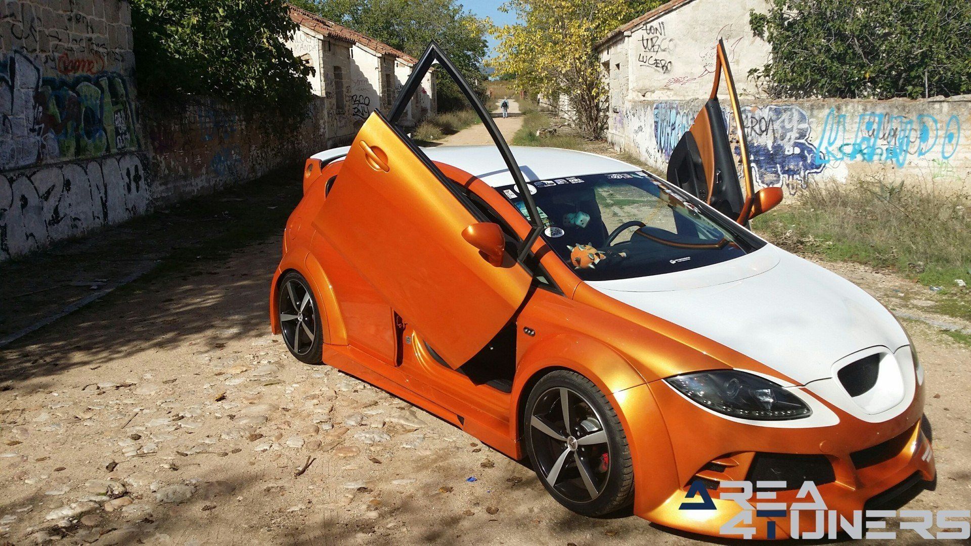 Imagen reportaje coche Tuning Seat León Ganador Tapado Imagen perteneciente al reportaje de coche Tuning, de la revista Area4tuners.es sobre un Seat León