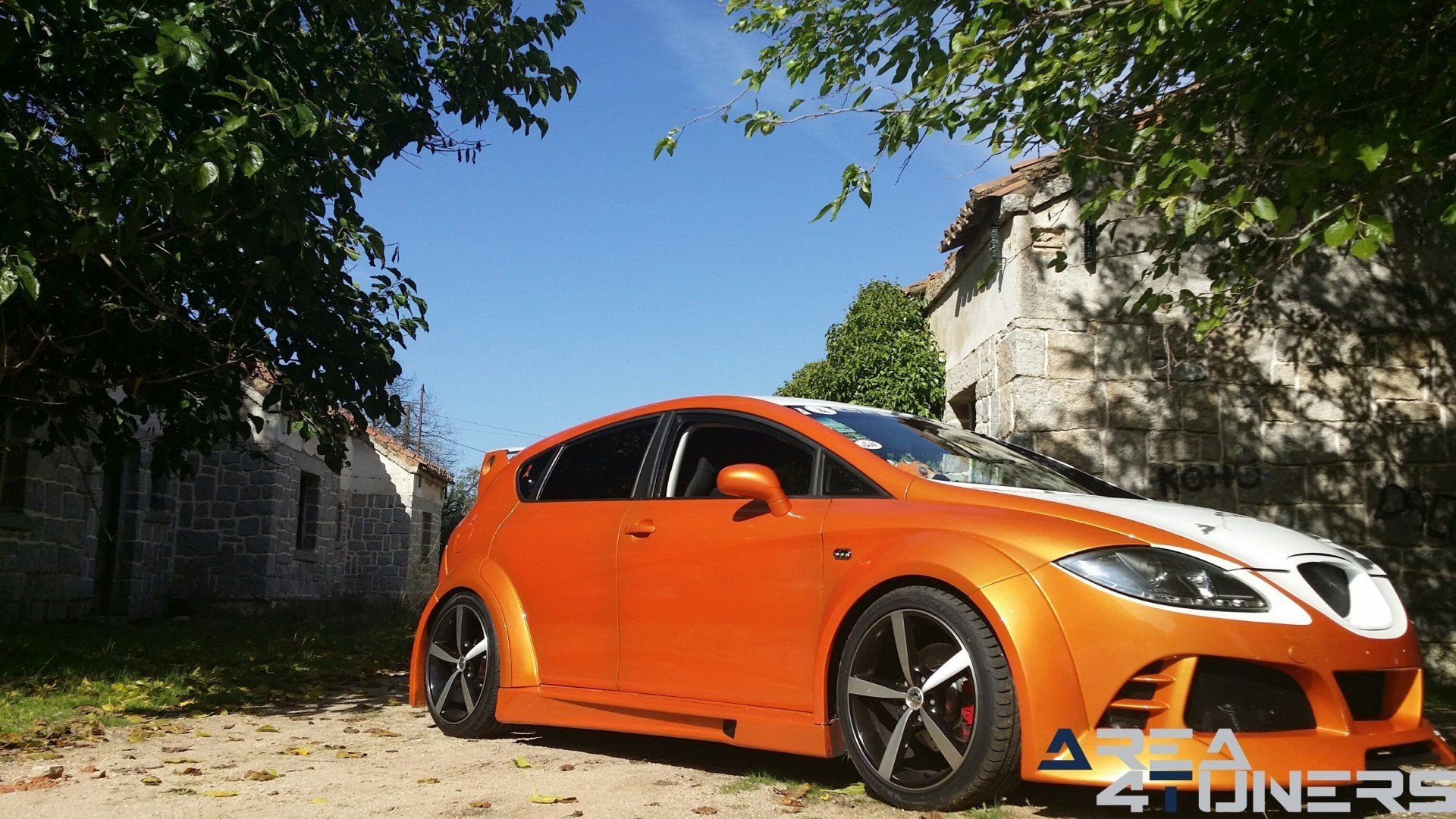 Imagen reportaje coche Tuning Seat León Ganador Tapado Imagen perteneciente al reportaje de coche Tuning, de la revista Area4tuners.es sobre un Seat León