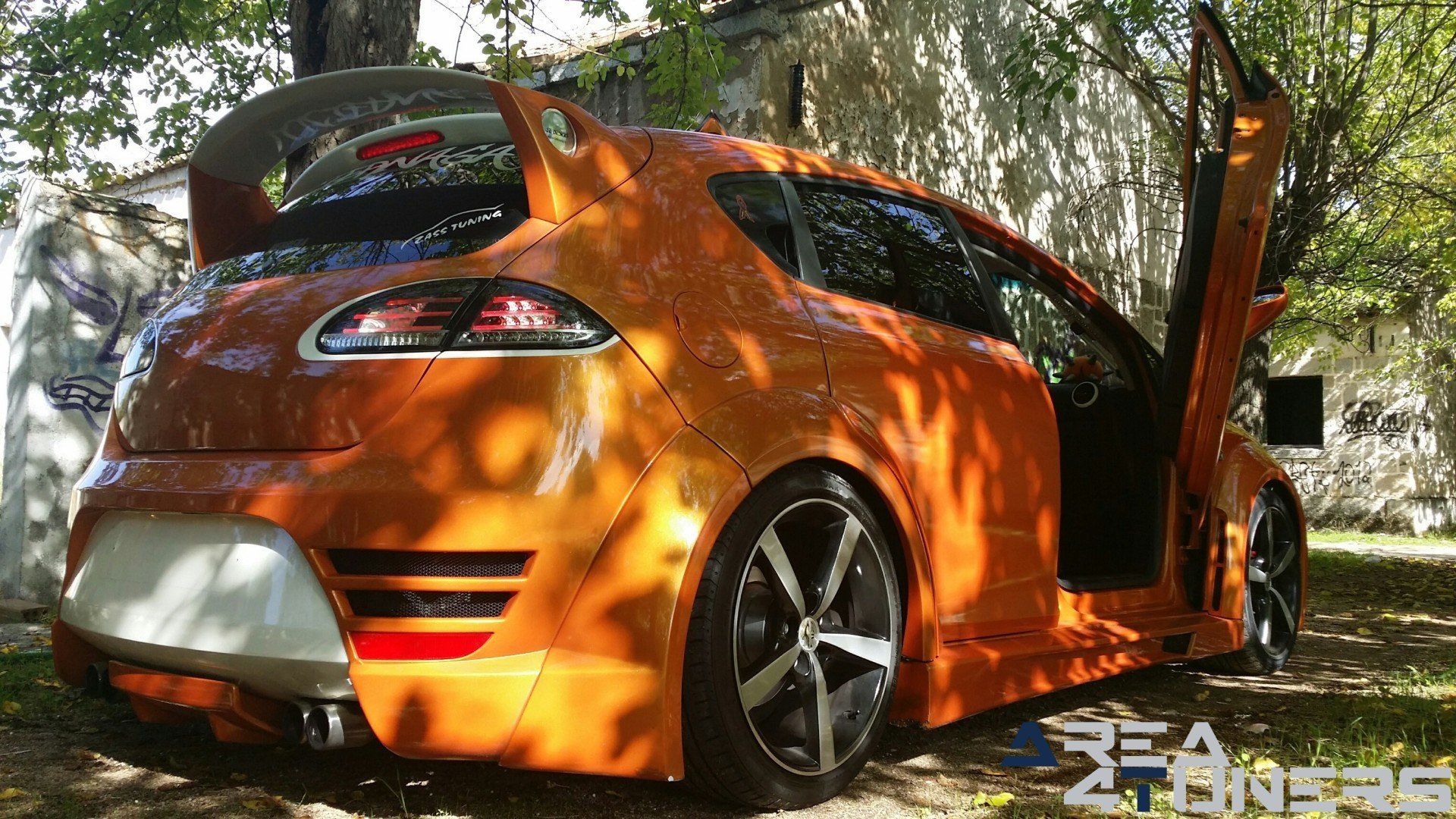 Imagen reportaje coche Tuning Seat León Ganador Tapado Imagen perteneciente al reportaje de coche Tuning, de la revista Area4tuners.es sobre un Seat León