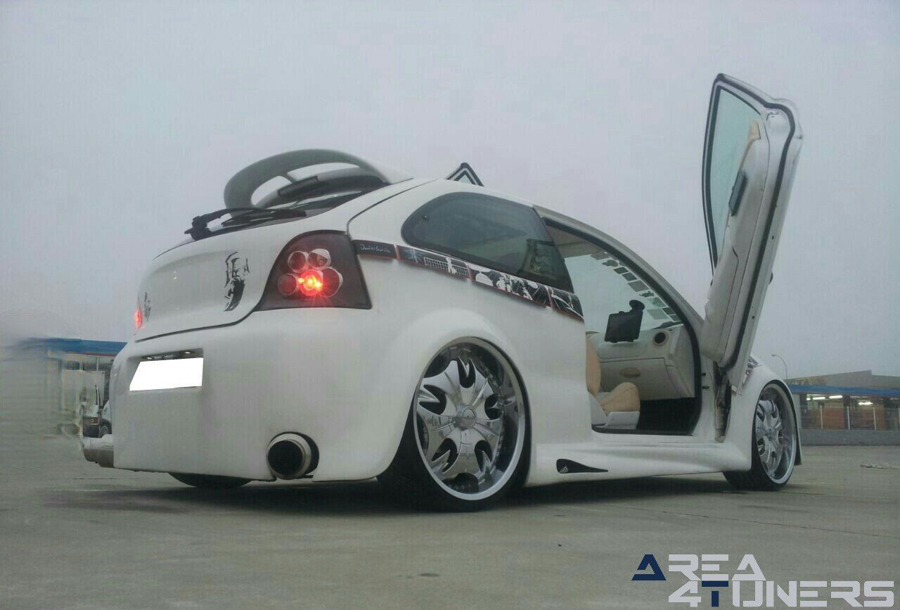 Imagen reportaje coche Tuning Mg Zr Sin City Imagen perteneciente al reportaje de coche Tuning, de la revista Area4tuners.es sobre un Mg Zr