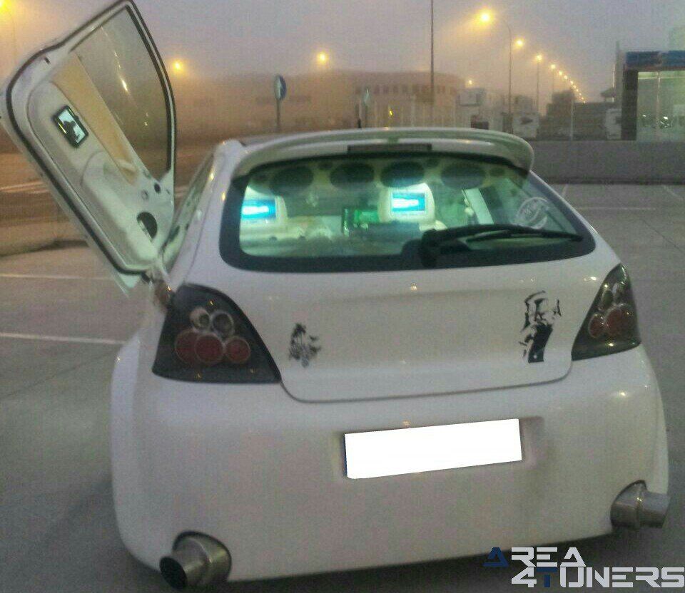 Imagen reportaje coche Tuning Mg Zr Sin City Imagen perteneciente al reportaje de coche Tuning, de la revista Area4tuners.es sobre un Mg Zr