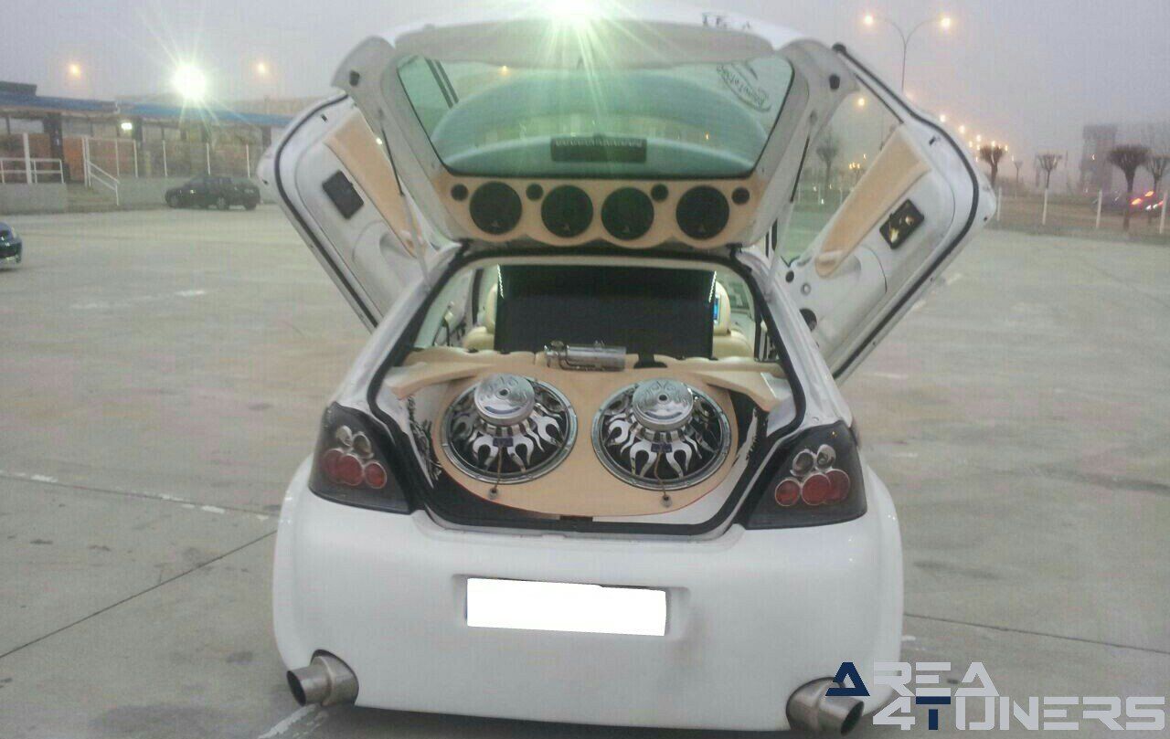 Imagen reportaje coche Tuning Mg Zr Sin City Imagen perteneciente al reportaje de coche Tuning, de la revista Area4tuners.es sobre un Mg Zr