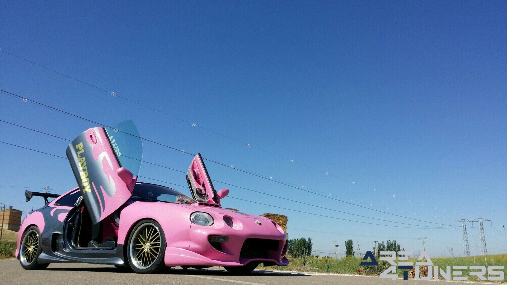 Imagen reportaje coche Tuning Toyota Celica Playboy Imagen perteneciente al reportaje de coche Tuning, de la revista Area4tuners.es sobre un Toyota Celica