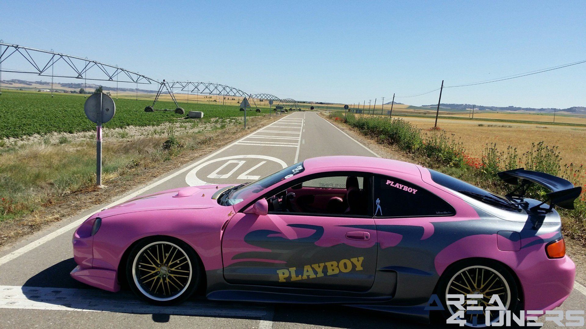 Imagen reportaje coche Tuning Toyota Celica Playboy Imagen perteneciente al reportaje de coche Tuning, de la revista Area4tuners.es sobre un Toyota Celica