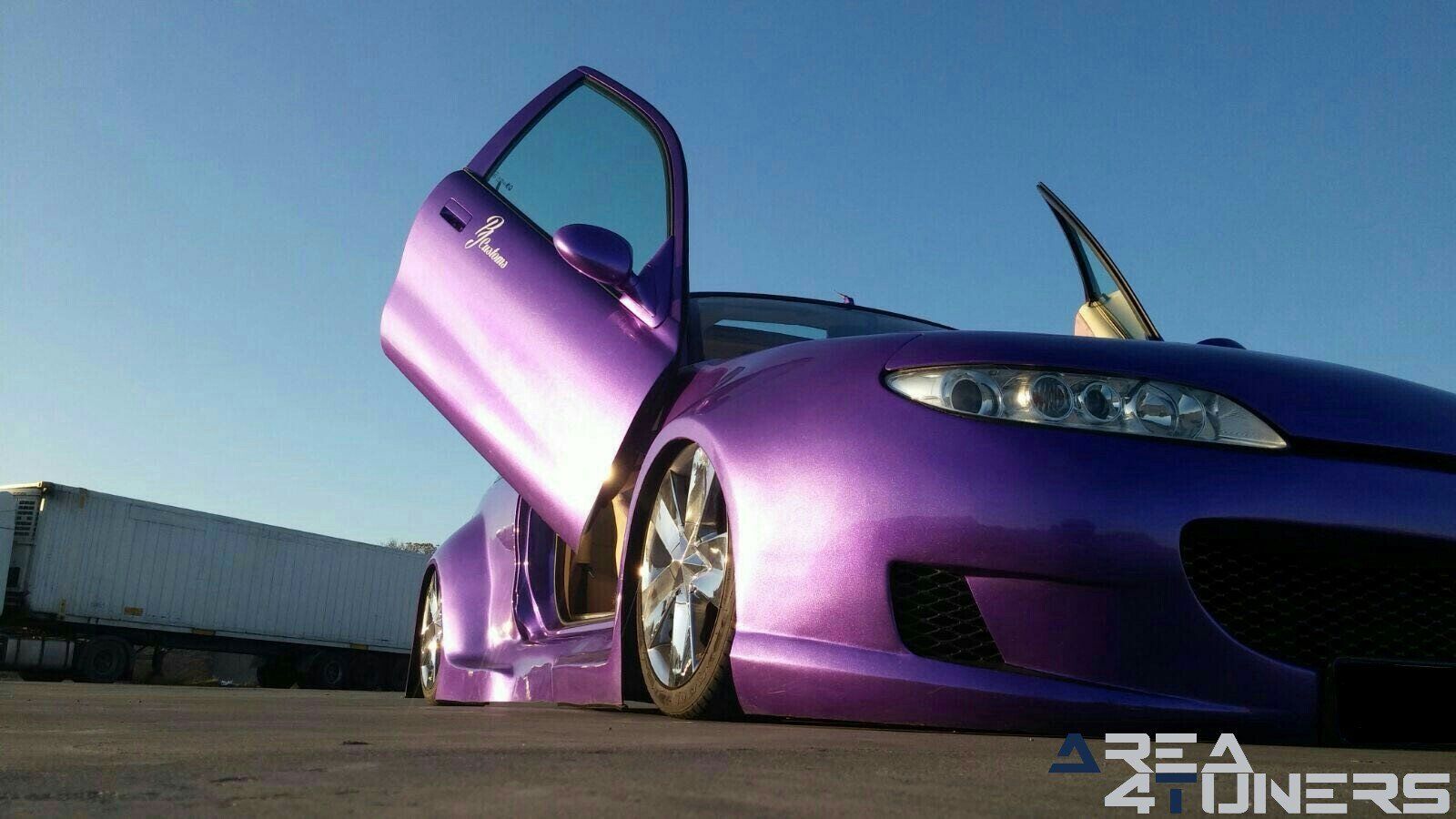 Imagen reportaje coche Tuning Mg Zr Curvas Infinitas Imagen perteneciente al reportaje de coche Tuning, de la revista Area4tuners.es sobre un Mg Zr