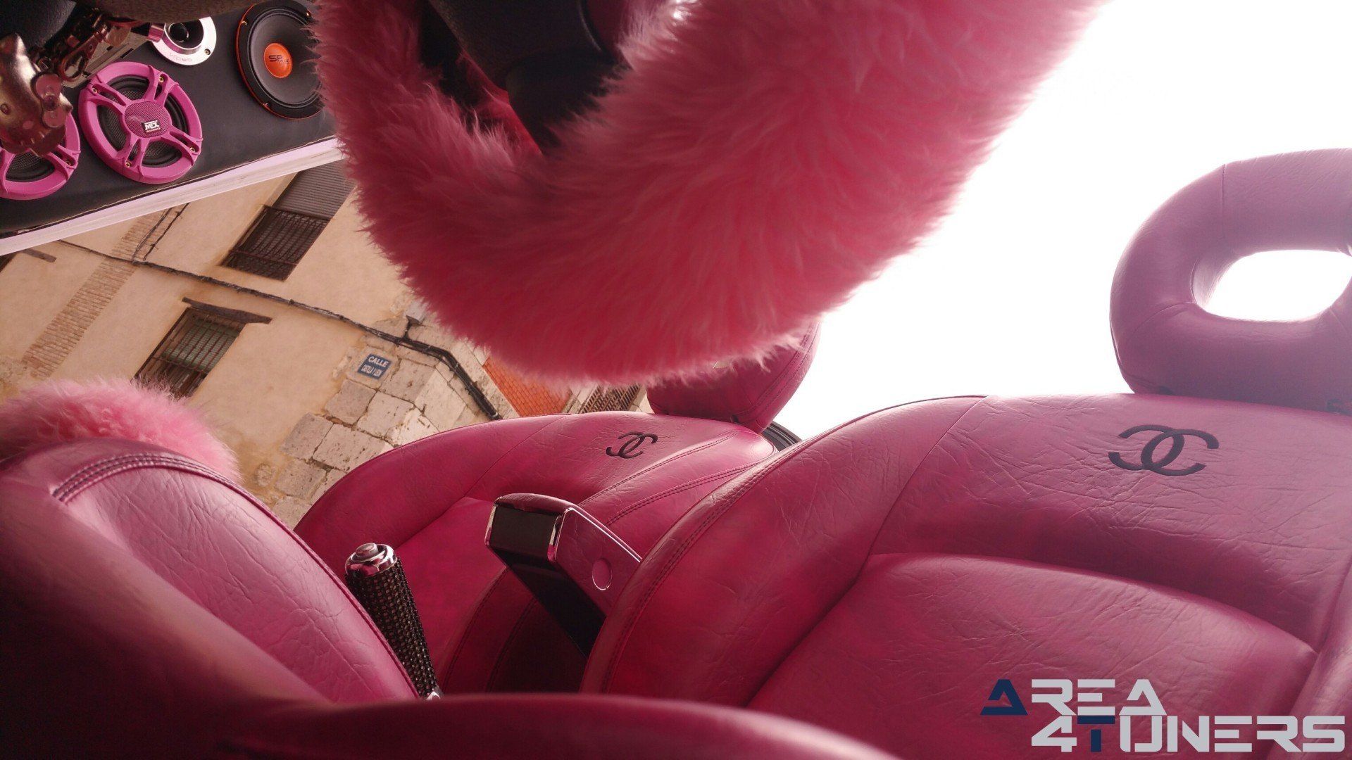 Imagen reportaje coche Tuning Peugeot 206 Mirada Femenina Imagen perteneciente al reportaje fotográfico de la revista Tuning de publicación diaria Area4tuners.es sobre un Peugeot 206