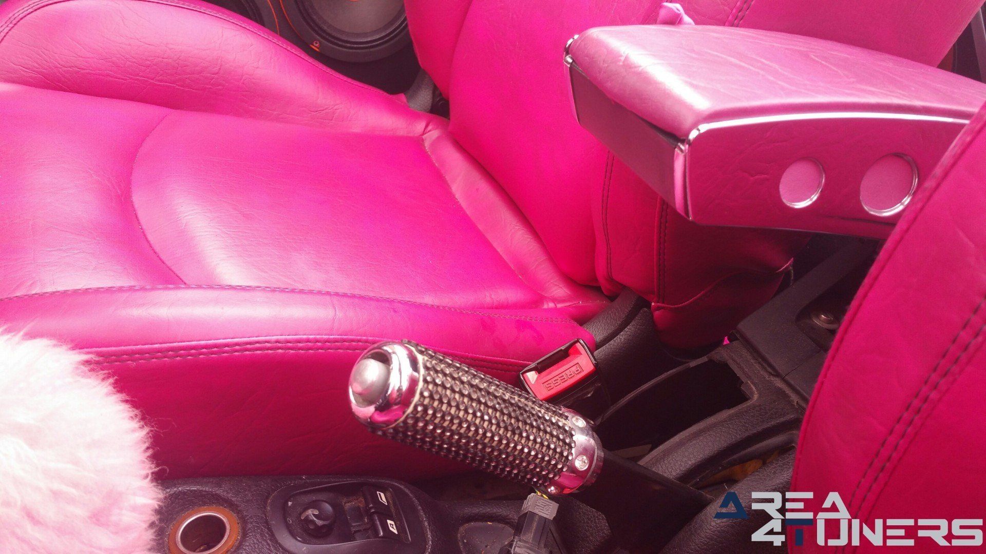 Imagen reportaje coche Tuning Peugeot 206 Mirada Femenina Imagen perteneciente al reportaje fotográfico de la revista Tuning de publicación diaria Area4tuners.es sobre un Peugeot 206
