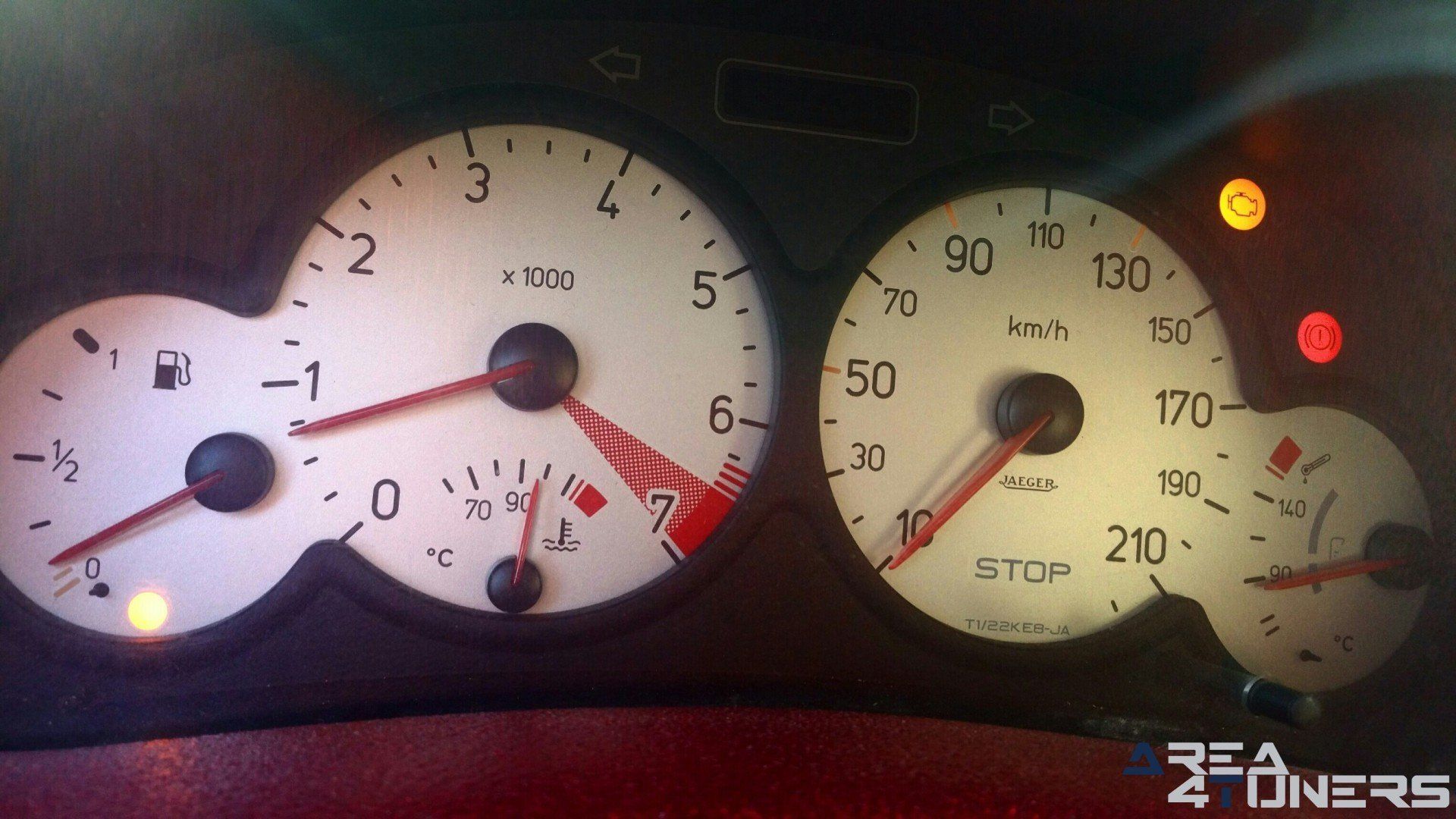 Imagen reportaje coche Tuning Peugeot 206 Doscirocco Imagen perteneciente al reportaje de coche Tuning, de la revista Area4tuners.es sobre un Peugeot 206