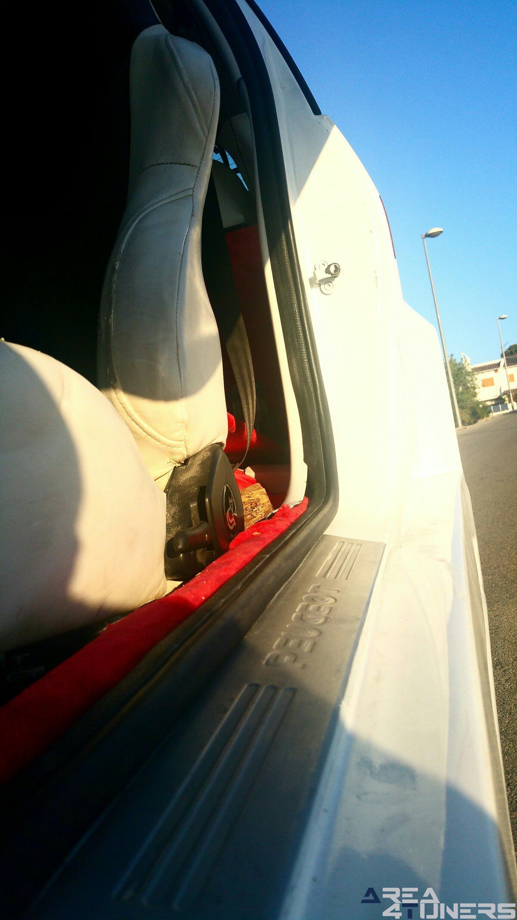 Imagen reportaje coche Tuning Peugeot 206 Doscirocco Imagen perteneciente al reportaje de coche Tuning, de la revista Area4tuners.es sobre un Peugeot 206