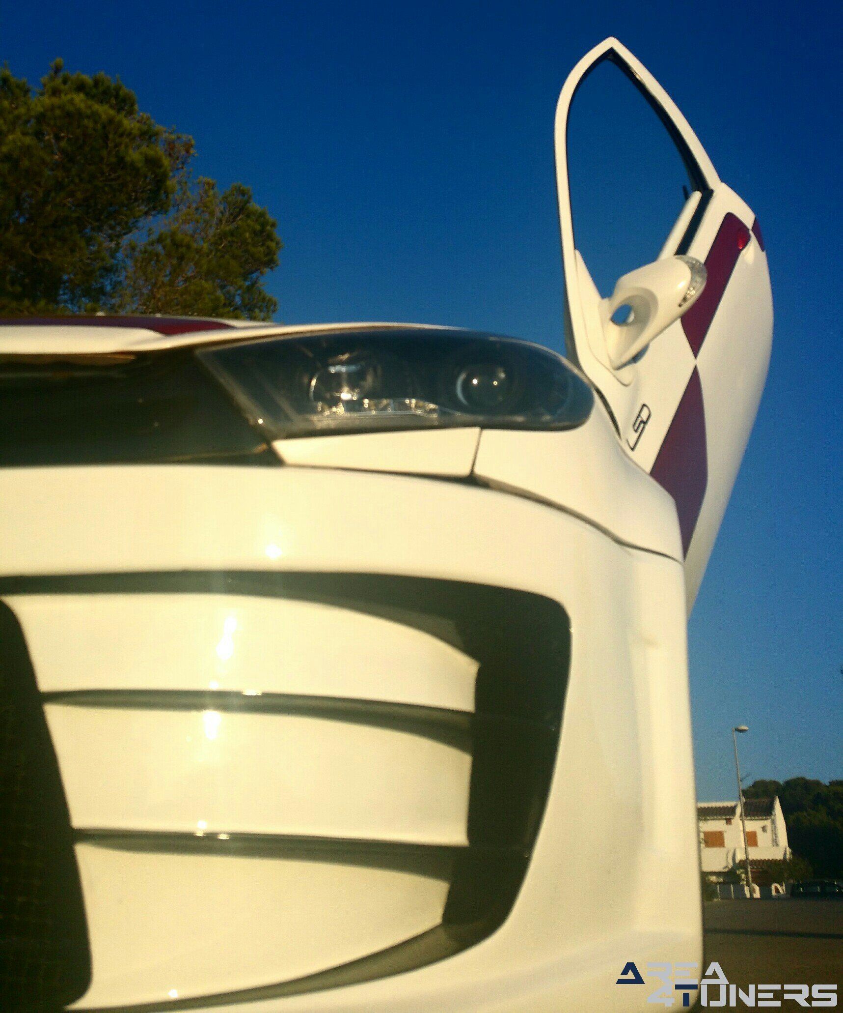 Imagen reportaje coche Tuning Peugeot 206 Doscirocco Imagen perteneciente al reportaje de coche Tuning, de la revista Area4tuners.es sobre un Peugeot 206