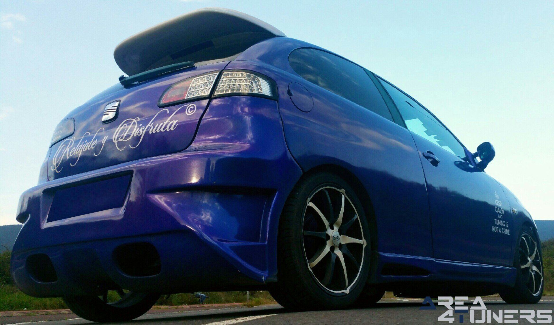 Imagen reportaje coche Tuning Seat Ibiza Relájate Y Disfruta Imagen perteneciente al reportaje fotográfico de la revista Tuning de publicación diaria Area4tuners.es sobre un Seat Ibiza