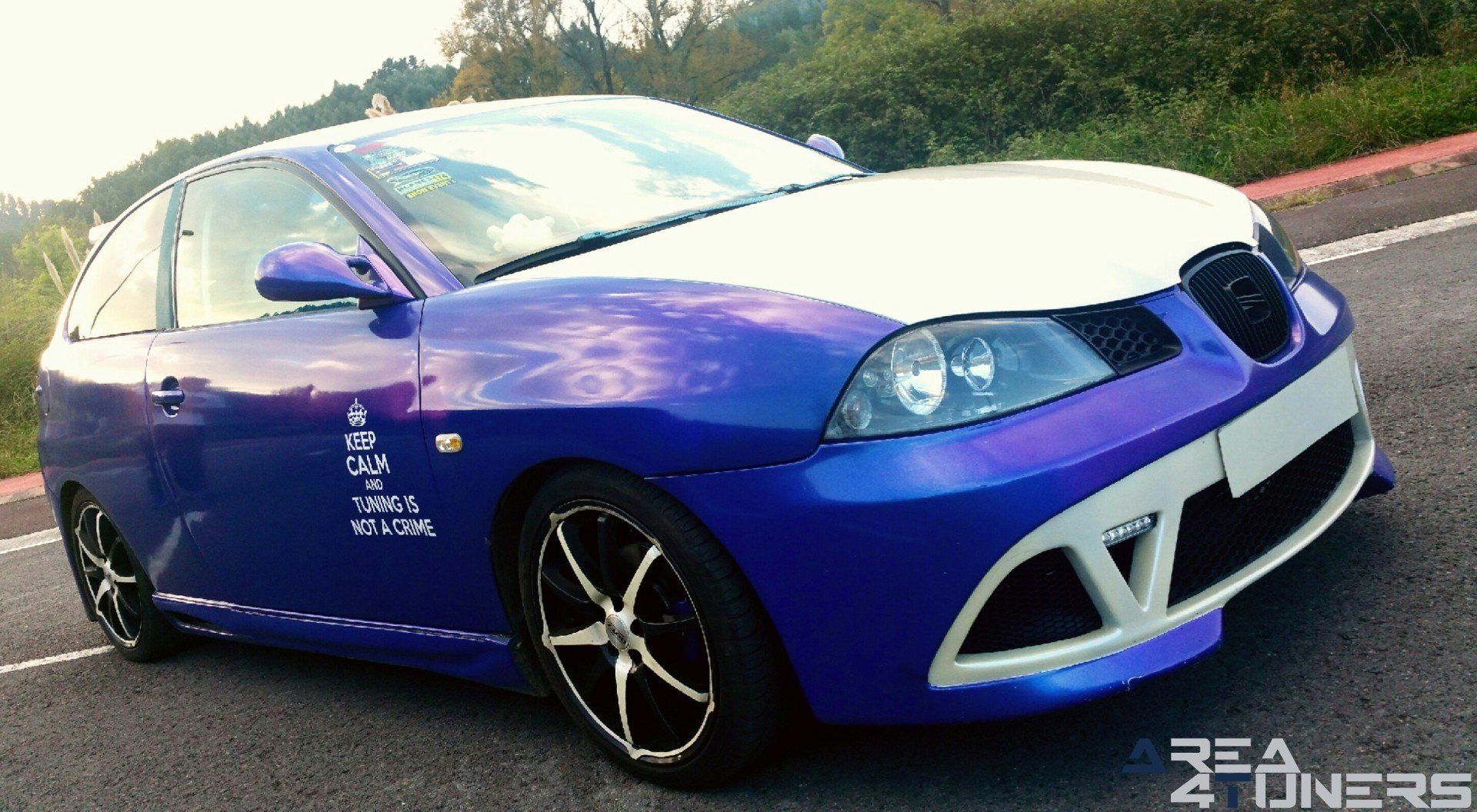 Imagen reportaje coche Tuning Seat Ibiza Relájate Y Disfruta Imagen perteneciente al reportaje fotográfico de la revista Tuning de publicación diaria Area4tuners.es sobre un Seat Ibiza