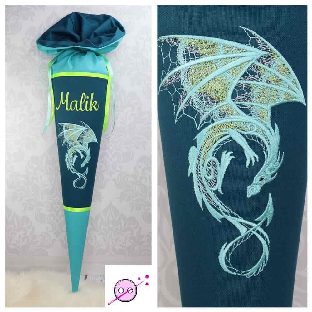 Drachen Schultüte aus Stoff genäht und mit einem Drachen bestickt. Farbe Petrol/Smaragd