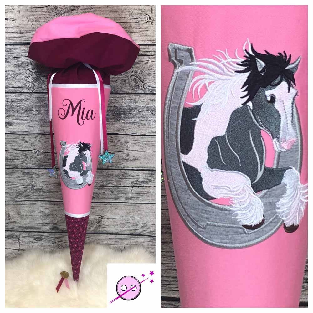 Pferde Schultüte, dass durch ein Hufeisenspringt, Schultüte aus Stoff in rosa