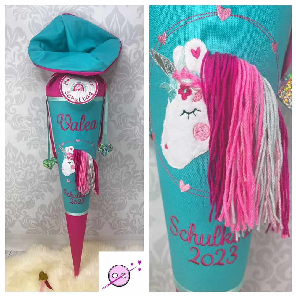Schultüte aus Stoff mit einem 3D Einhorn. Die Mähne ist aus bunter Wolle. Die Farbe ist samaragd und magenta.