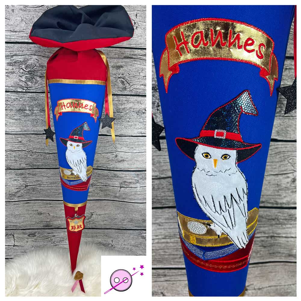 Schultüte aus Stoff mit einer Zaubereule und Zauberbücher in blau rot und gold