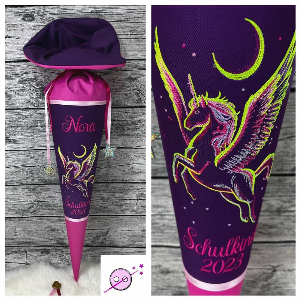 Schultüte aus Stoff mit einem Pegasus in den Farben, magenta, lila und neon.
