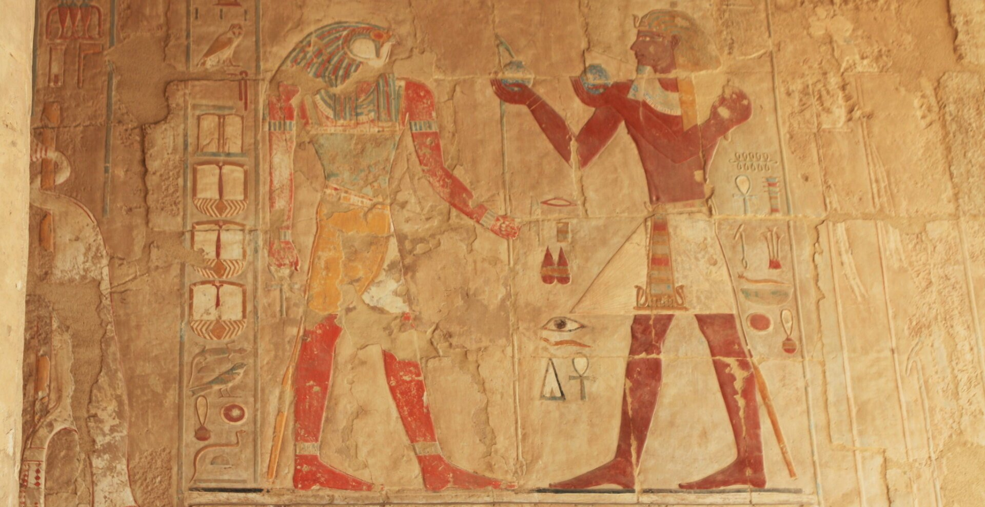 Gravure hiéroglyphe temple d'hatchepsout