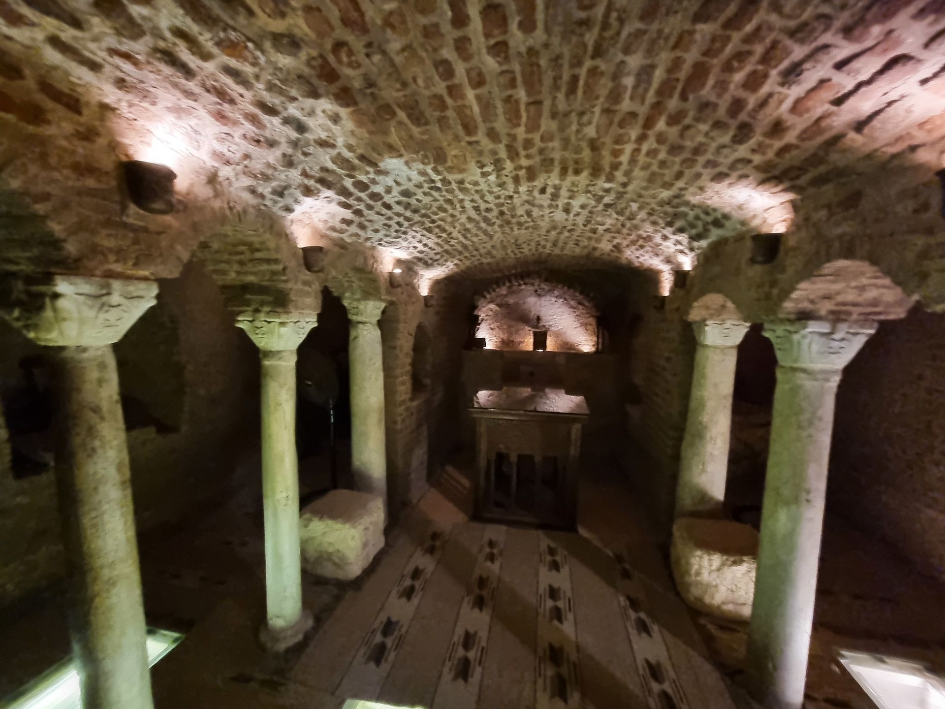 Histoire vraie ou légénde :  l'histoire de l'église Saint-Serge et Saint-Bacchus du Caire où Jesus e