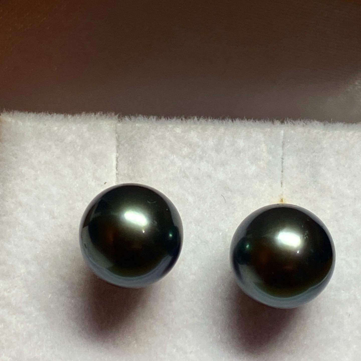 Paire boucles oreilles de seconde main
Or jaune 18 carats 750/°°°
Système alpa
Perle de Tahiti de 8,5 de diamètre
Poids : 2.50 grammes
Prix de vente : 325.00 €
Prix remisé :260.00 €
1665271