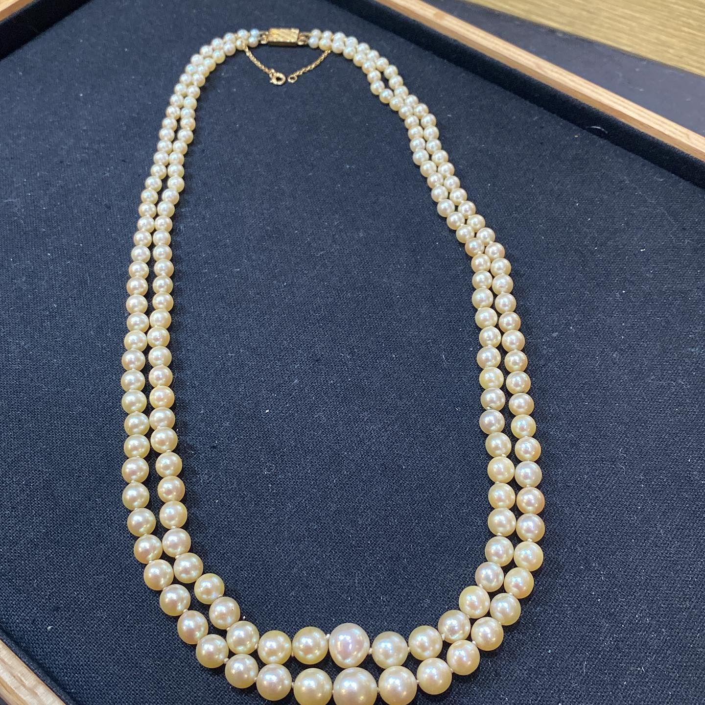 Collier de perles seconde main