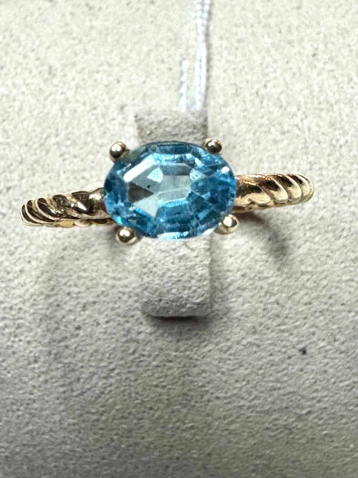 Bague neuve
Or jaune 18 carats 750/°°°
Avec une topaze
Poids : 1.90 grammes
Prix de vente : 650.00 €