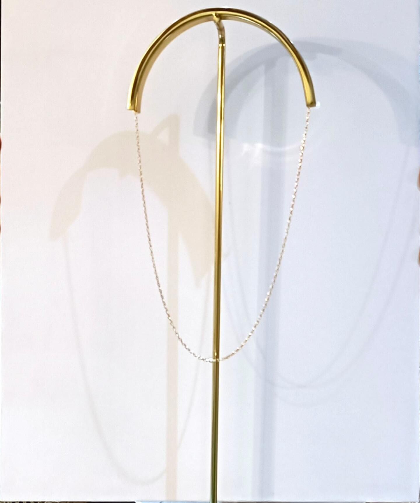 Chaîne  seconde main 
Or jaune 18 carats 750/°°°
Maille forçat de 18/10 de diamètre 
Avec sa chaînette de sûreté
longueur 52 centimètres
Poids :  6.00 grammes