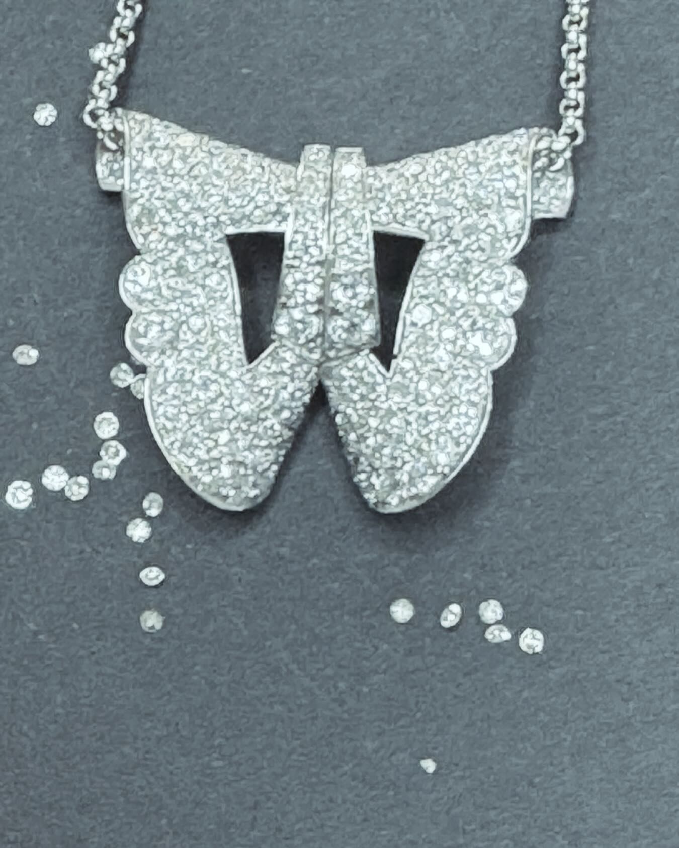 Référence 2584543
Papillon de haute joaillerie
Poids 20,19 g de platine
192 diamants taille brillant
Une pièce d’exception
Visible sur rendez vous privé
Prix sur demande