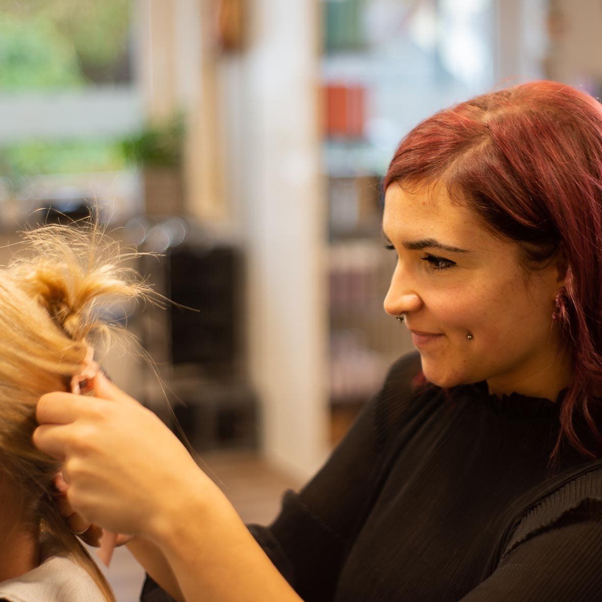 Friseurin werden bei SC HAIRDESIGN, dem Friseur-Salon in Steinmauern