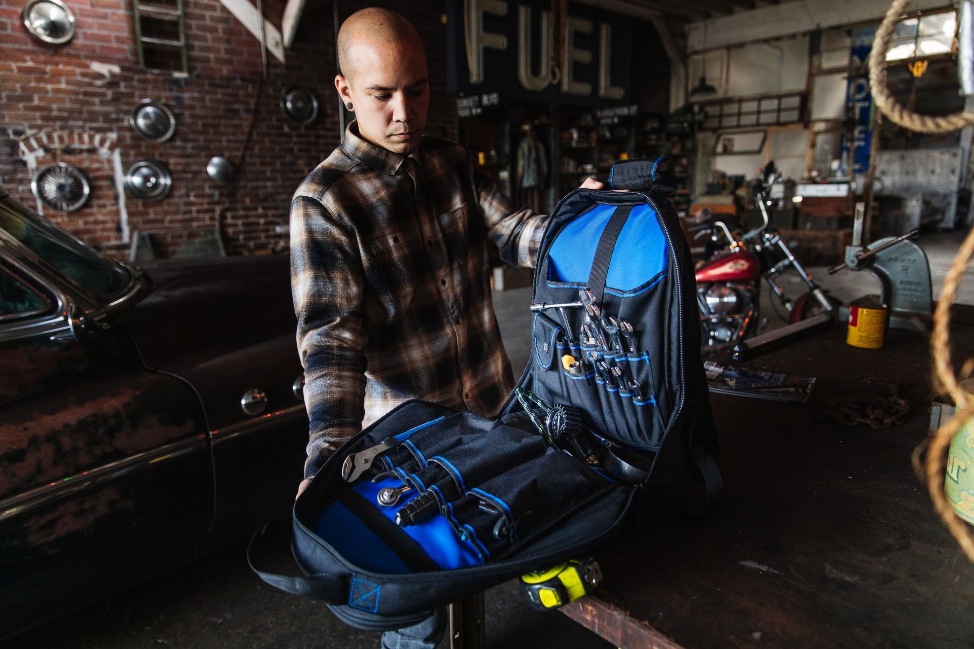 Commercial shoot for home & garden brand, Hisea, for their tool bag product release, shot by Los Angeles production team, POP Media LA.
