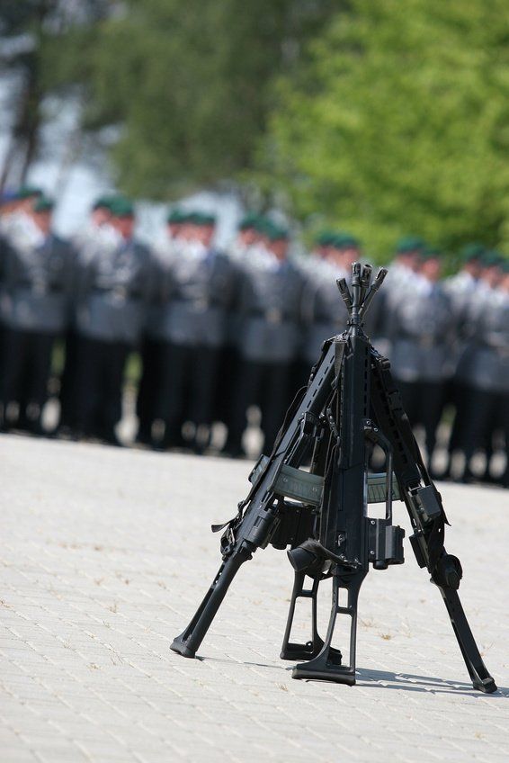 Vorbereitung Offizier Assessment-Center, Bundeswehr Auswahlverfahren, Zeitsoldat werden, Berufssoldat Bewerbung, Bundeswehr Studium, Bewerbung Offizier, Eignungstest Feldwebel, Auswahlverfahren Unteroffizier, Sporttest Feldwebel, Diktat Bundeswehr, PC-Test Bundeswehr, Einstellungsvoraussetzungen Berufssoldat, Gehalt Feldwebel