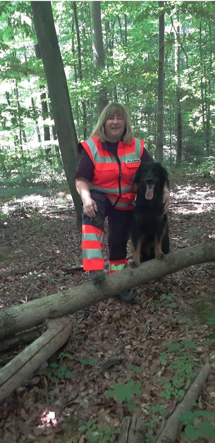 Caija hat mit Kerstin die Prüfung zum Rettungshund bestanden Rettungshund BRH