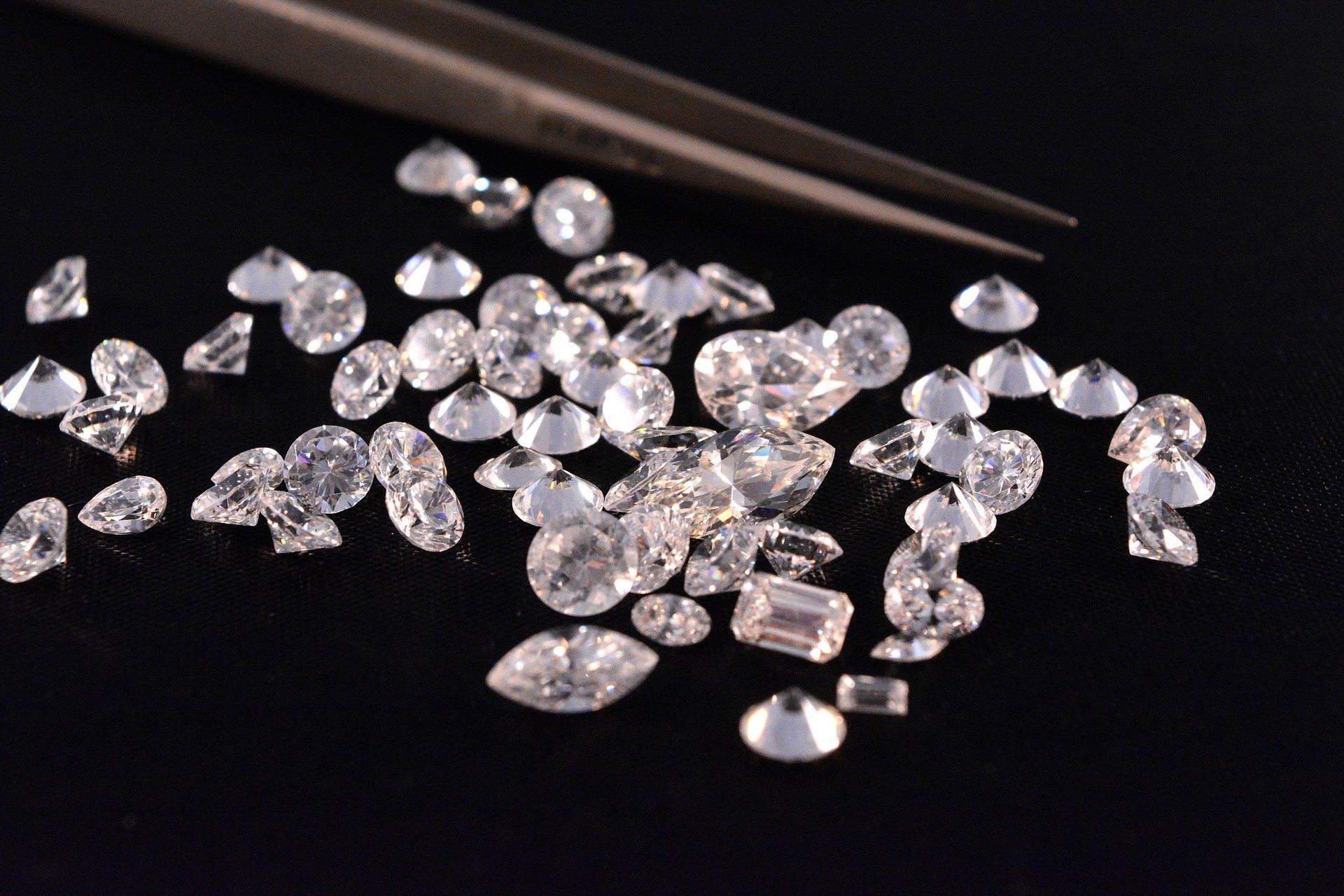 Diamanten Ankauf, Verkauf, Beratung, Bewerten, Zertifikat, Gutachten, Schmuck, Edelsteine Ankauf, Goldschmuck, Silber, Lose Diamanten,
