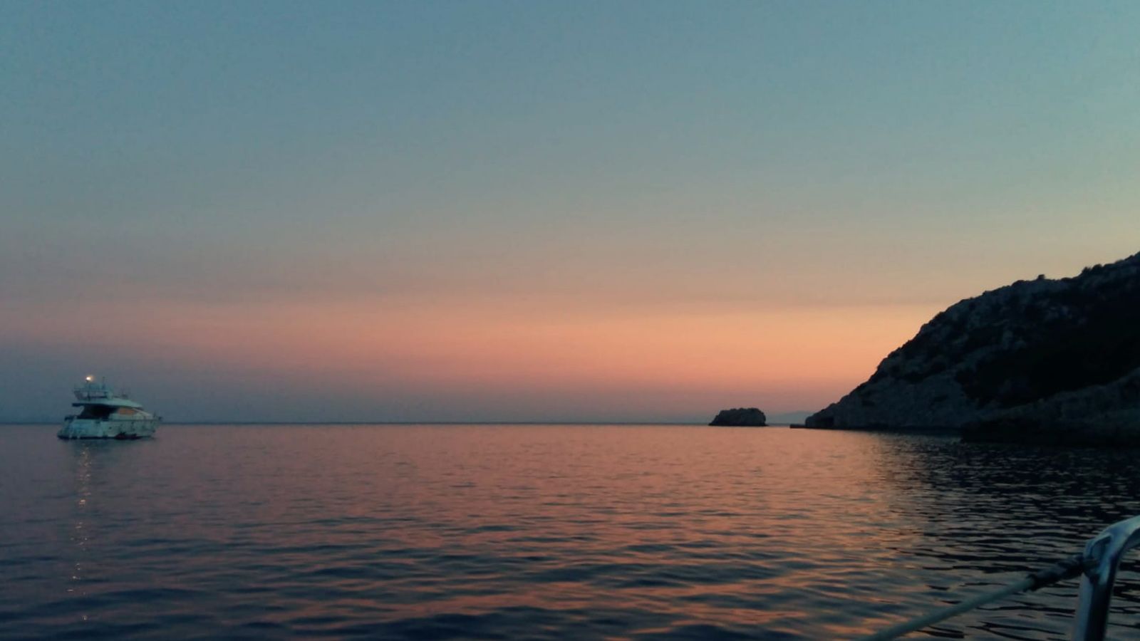 Sonnenuntergang bei einer Segeltörn