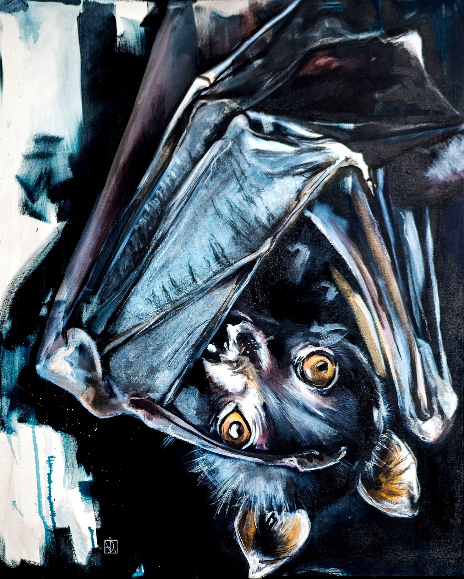 Die Flügel der Fledermaus umarmen sie.