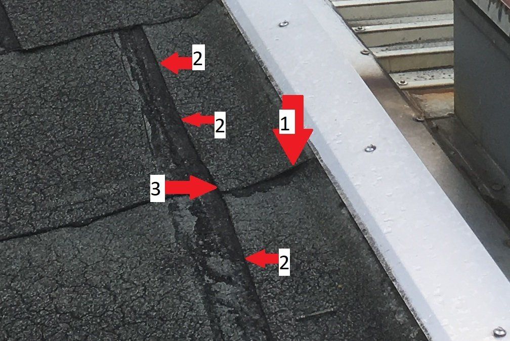 Schrumpfende Bitumenbahnen und handwerkliche Fehler Schaden an Bitumendach