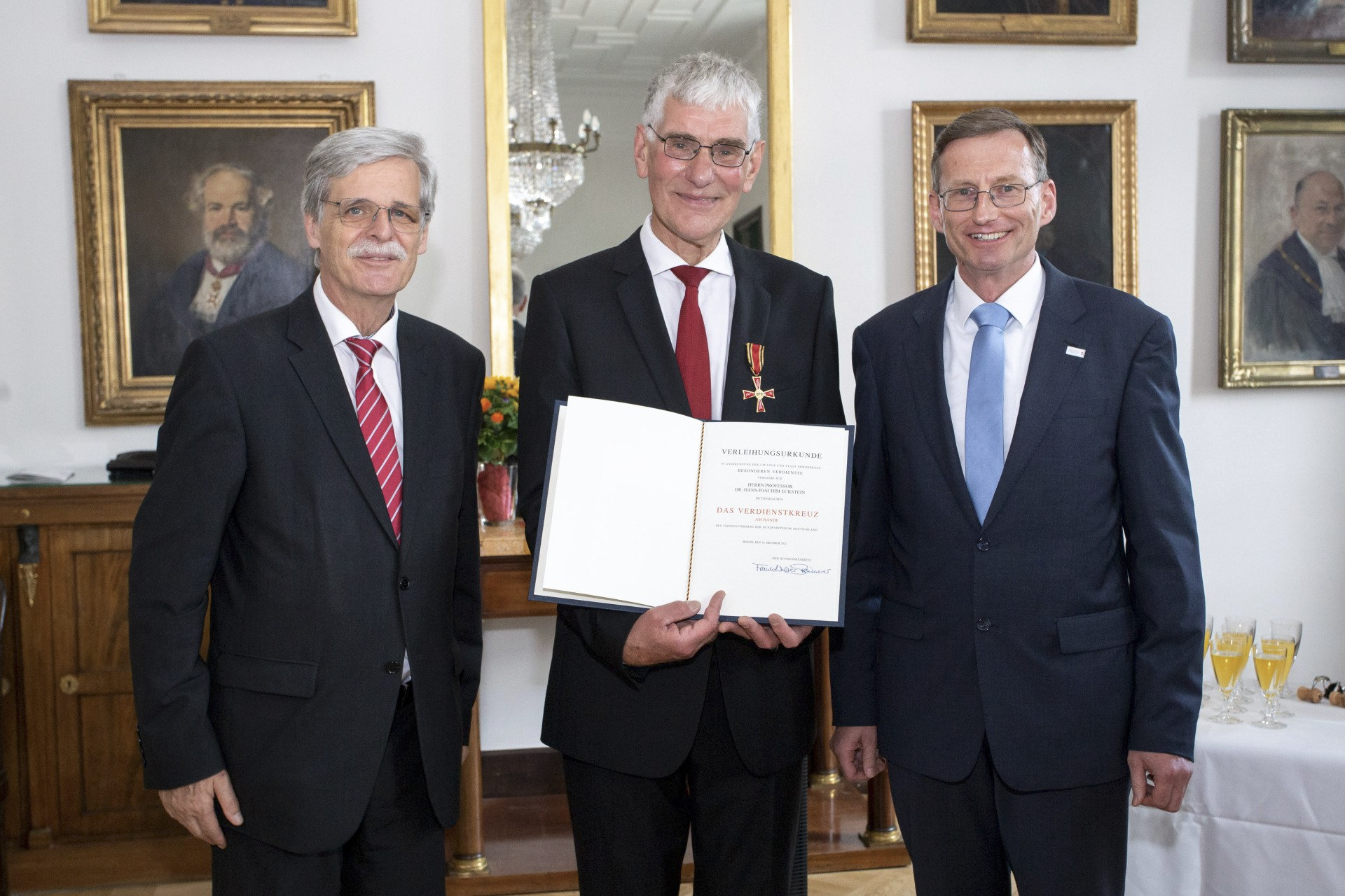 Bundesverdienstkreuzverleihung_@ecksteinhansjoachim Bundesverdienstkreuzverleihung_@ecksteinhansjoachim