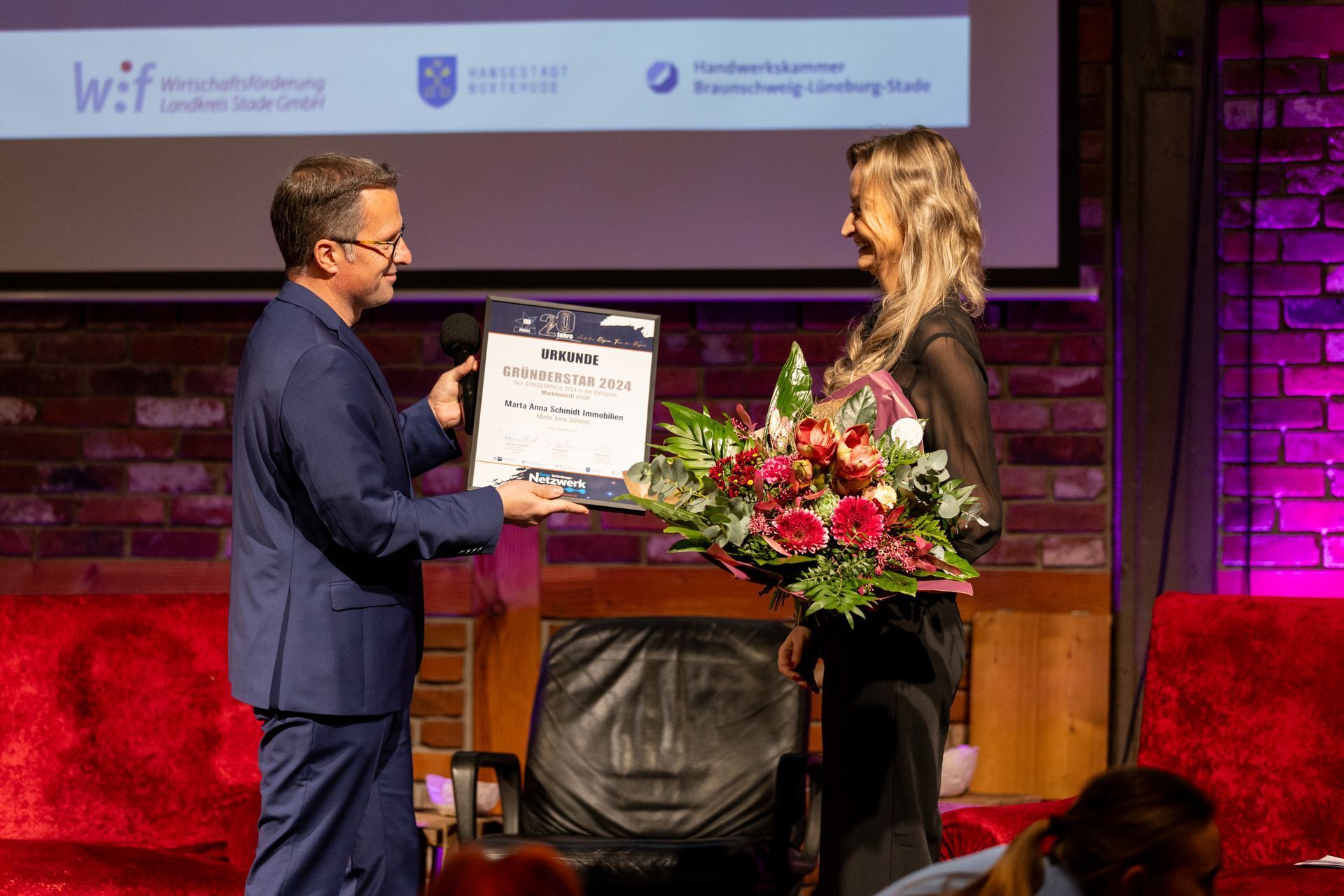 Immobilien Stade - Marta Anna Schmidt gewinnt den Gruenderpreis Stade 2024 - bester Marktreintritt