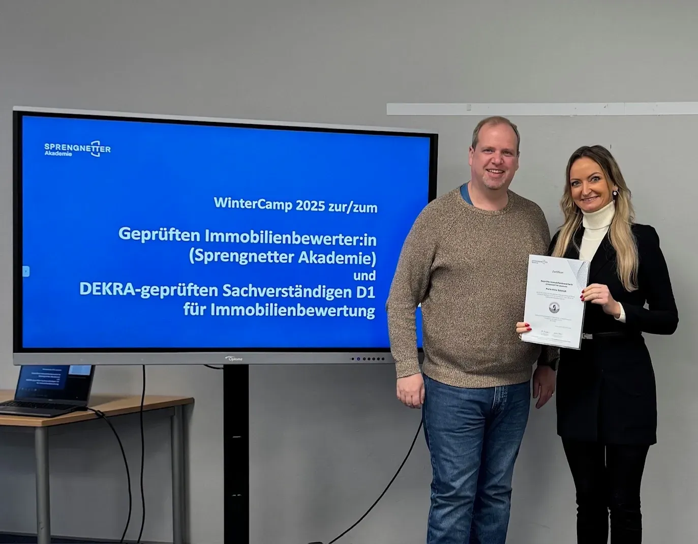 Marta Anna Schmidt zusammen mit Patrick Beier (Dozent der Sprengnetter Akademie)