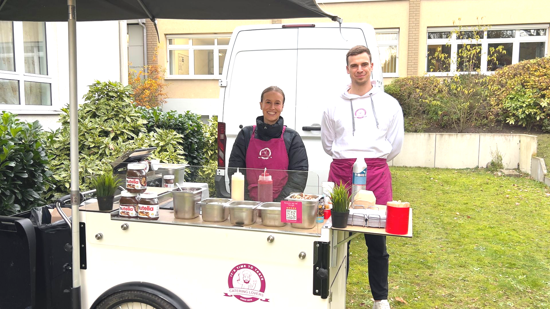 Einzigartiger Service beim Waffel-Catering zaubert ein Lächeln ins Gesicht