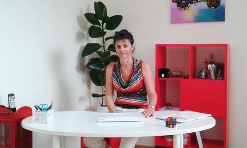 Danielle Ouvrard dans son cabinet