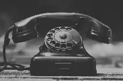 Ein Telefon symbolisiert den DSL-Anbietervergleich bei dem man viel Geld sparen kann.