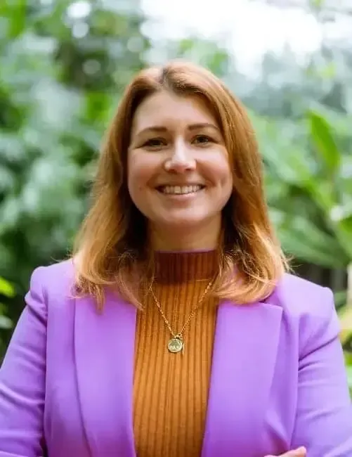 Ein Portraitbild von Charline Joost, der Vorständin von The Generation Forest eG.