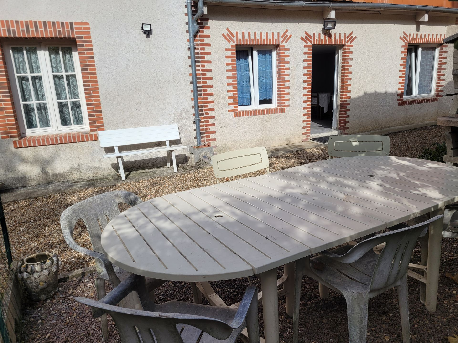 la maison et la terrasse