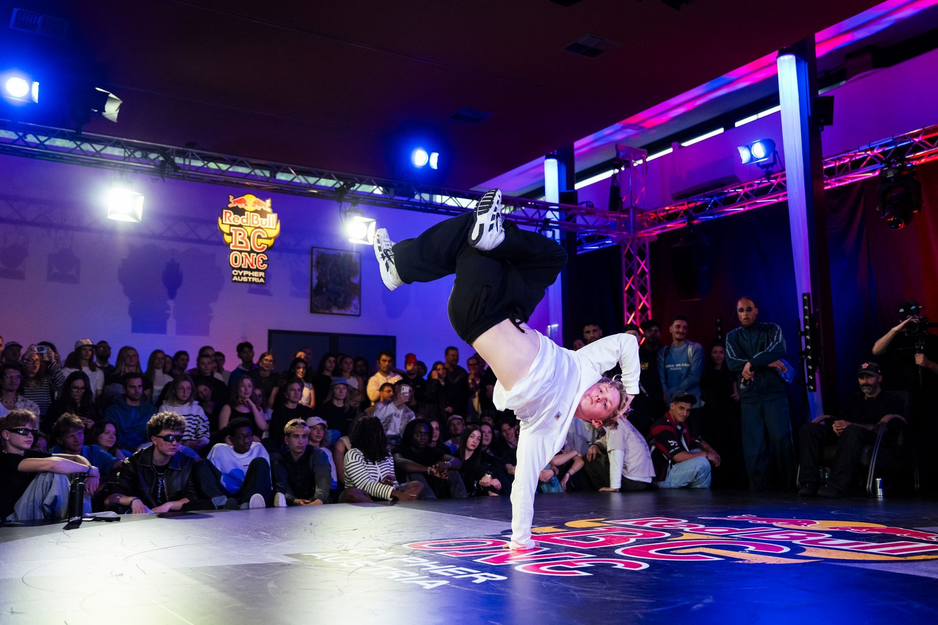 B-Boy Lawal beim Red Bull BC One Cypher Austria 2026 in Innsbruck